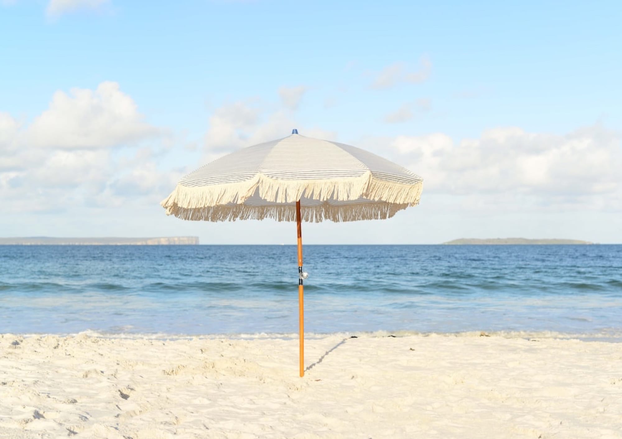 beach umbrella unsplash library + Linearity Curve